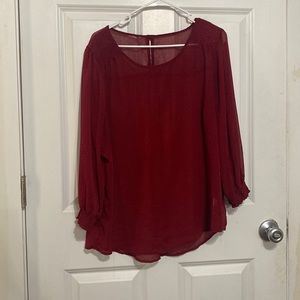 🌸 2/$10 Burgundy sheer blouse